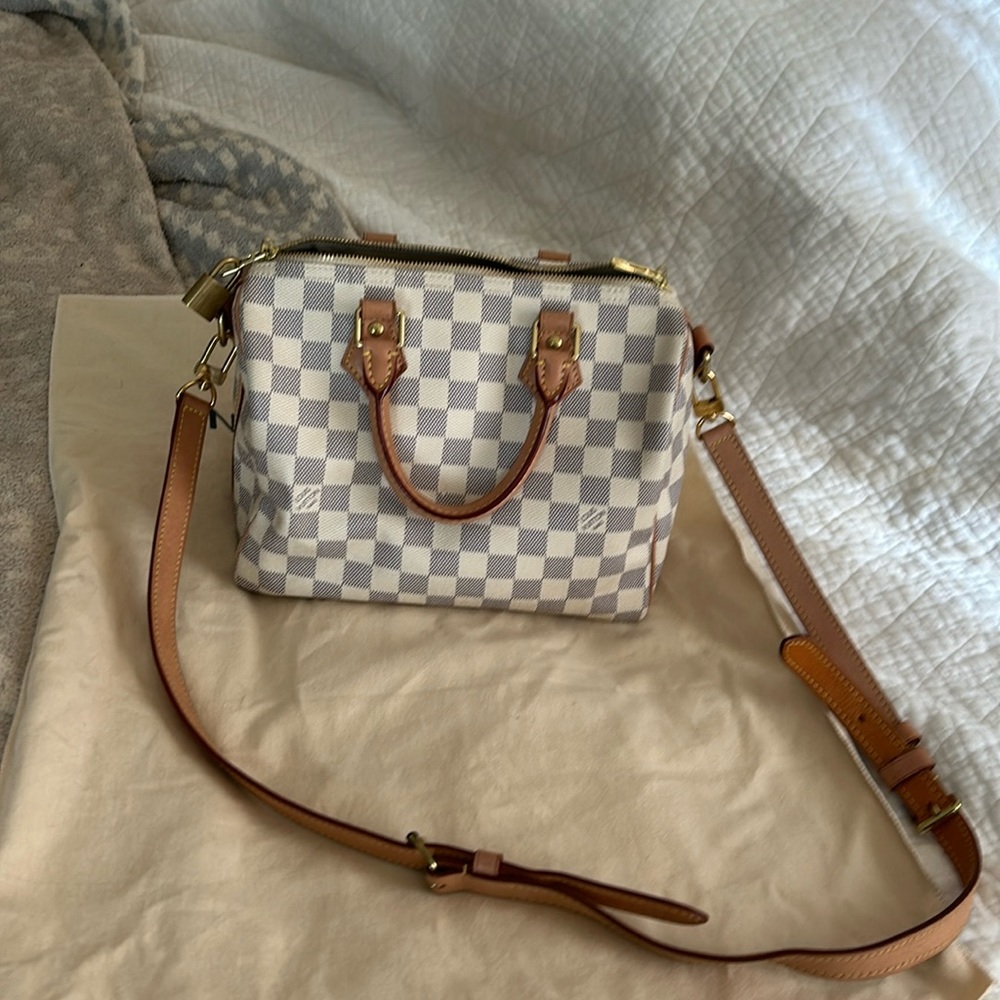 Louis Vuttion Speedy Bandoulière 25! In great preloved condition!